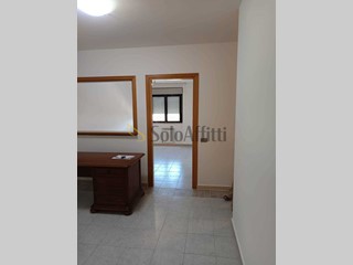 Appartamento in Affitto a Latina, 750€, 109 m²