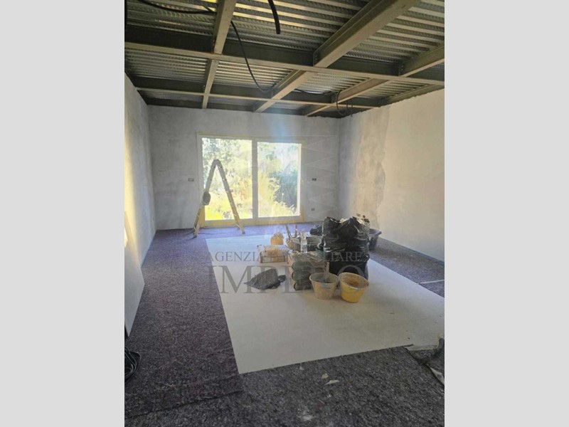 Casa Indipendente in Vendita a Camporosso, 480'000€, 144 m², con Box