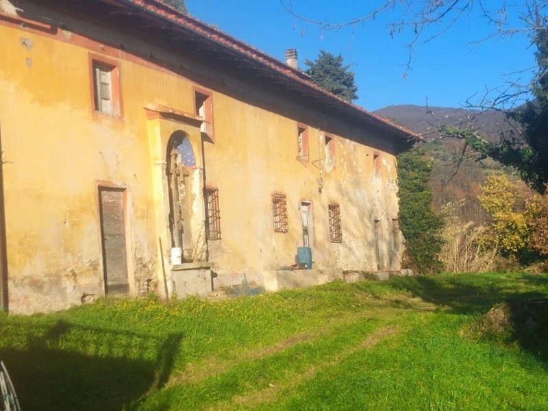 Casa Indipendente in Vendita a Pistoia, 670'000€, 600 m²