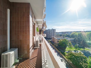 Quadrilocale in Vendita a Torino, zona Pozzo Strada, 299'000€, 147 m², con Box