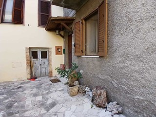 Casa Semi Indipendente in Vendita a Guardea, 52'000€, 90 m²