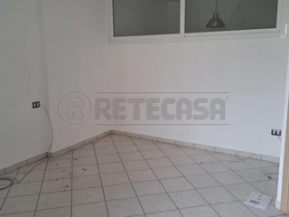 Ufficio in Affitto a Mercato San Severino, zona centro, 400&euro;, 35 m²