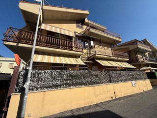 Trilocale in Vendita a Guidonia Montecelio, zona Villanova, 149'000€, 80 m², con Box