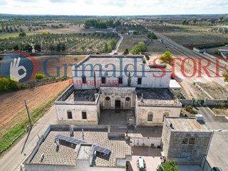 Immobile commerciale in Vendita a Sanarica, 400'000€, 1956 m²