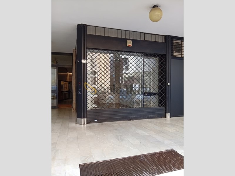 Capannone in Affitto a Gallarate, zona Centro storico, 1'200&euro;, 35 m²