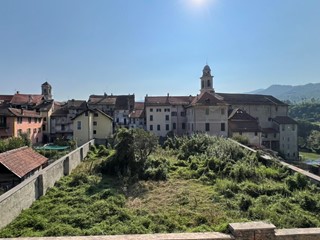 Appartamento in Vendita a Sassello, 75'000€, 136 m²