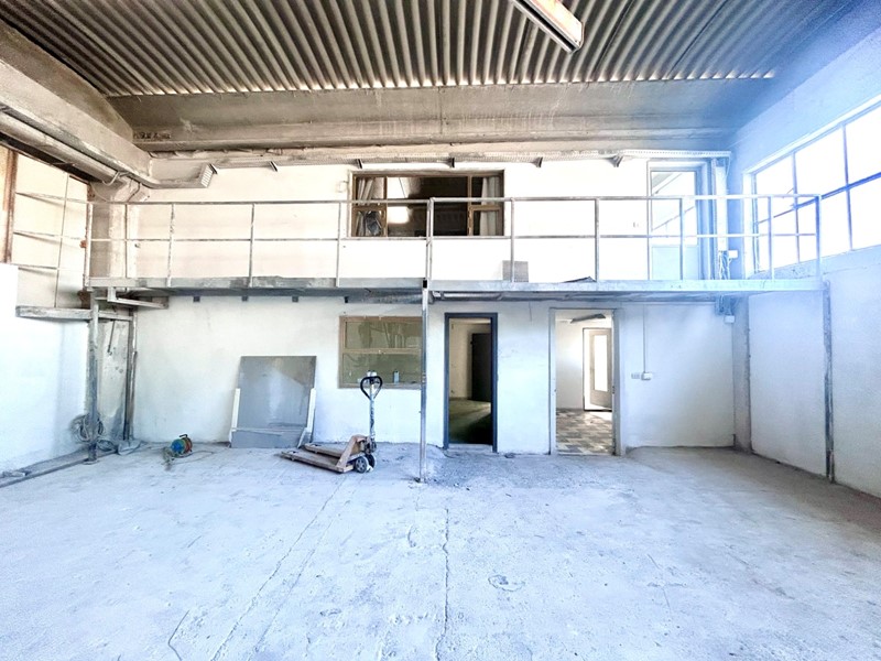 Capannone in Affitto a Luni, 2'700&euro;, 420 m²