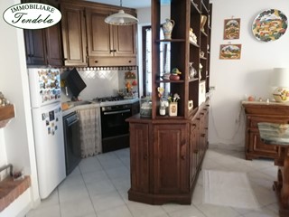 Casa Semi Indipendente in Vendita a Castelnuovo Magra, 155'000€, 85 m²