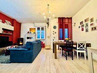 Quadrilocale in Vendita a Pontedera, 129'000€, 82 m², con Box