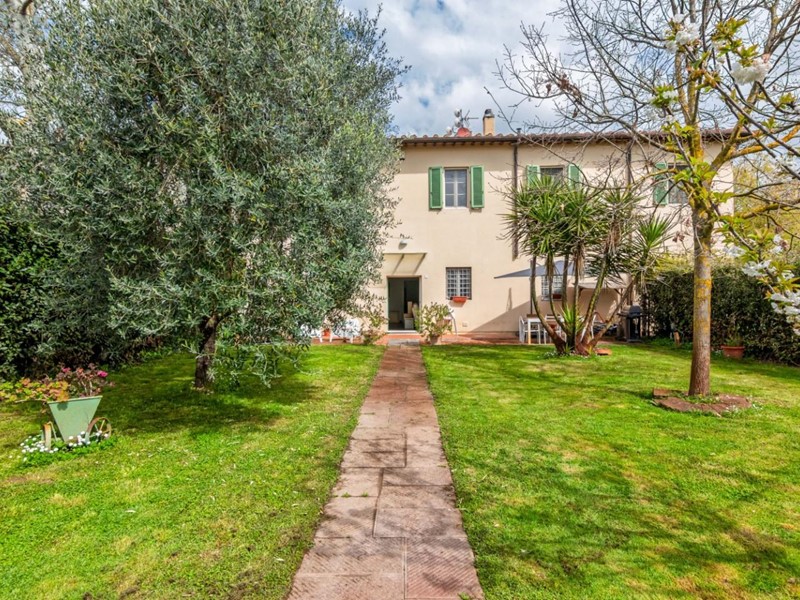 Casa Indipendente in Vendita a San Giuliano Terme, zona Madonna Dell'acqua, 395'000€, 170 m²