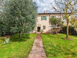 Casa Indipendente in Vendita a San Giuliano Terme, zona Madonna Dell'acqua, 395'000€, 170 m²