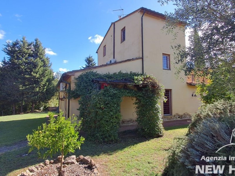 Casale in Vendita a Casciana Terme Lari, zona Casciana Terme, 850'000€, 170 m², arredato, con Box