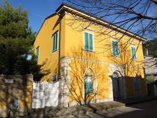 Villa in Vendita a Vicopisano, zona Uliveto Terme, 410'000€, 250 m², con Box