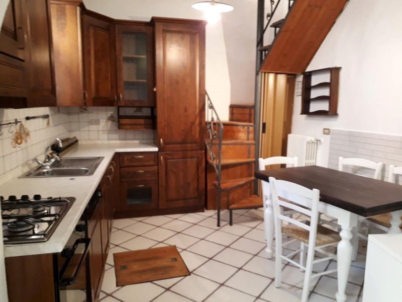 Casa Indipendente in Affitto a Calci, 600€, 45 m², arredato