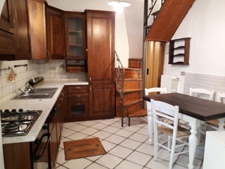 Casa Indipendente in Affitto a Calci, 600&euro;, 45 m², arredato