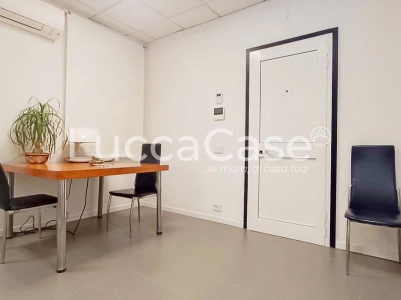Ufficio in Vendita a Capannori, 170'000€, 95 m²