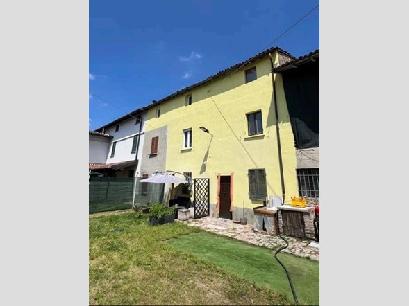 Quadrilocale in Vendita a Mezzanino, 29'363€, 276 m²