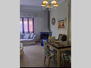 Casa Indipendente in Affitto a Montignoso, zona Cinquale, 900€, 90 m², arredato