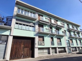 Immobile commerciale in Vendita a Bovisio Masciago, 91'546€, 264 m²