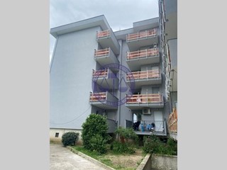 Quadrilocale in Vendita a Liscate, 93'375€, 117 m², con Box