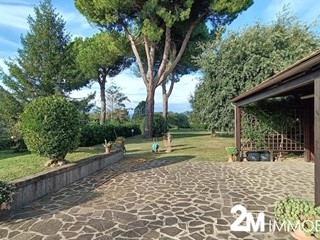 Casa Indipendente in Vendita a San Giuliano Terme, zona Arena Metato, 465'000€, 156 m², con Box