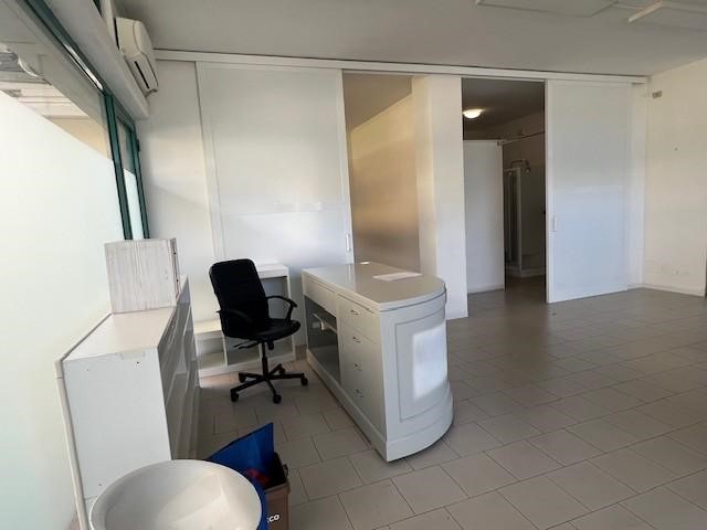 Immobile commerciale in Vendita a Massa, zona Marina di Massa, 90'000€, 62 m²