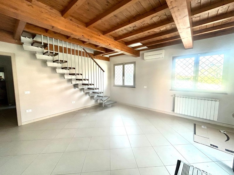 Casa Indipendente in Vendita a Ponsacco, 150'000€, 90 m²