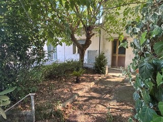 Casa Indipendente in Vendita a Vicopisano, zona San Giovanni Alla Vena, 200'000€, 295 m², con Box