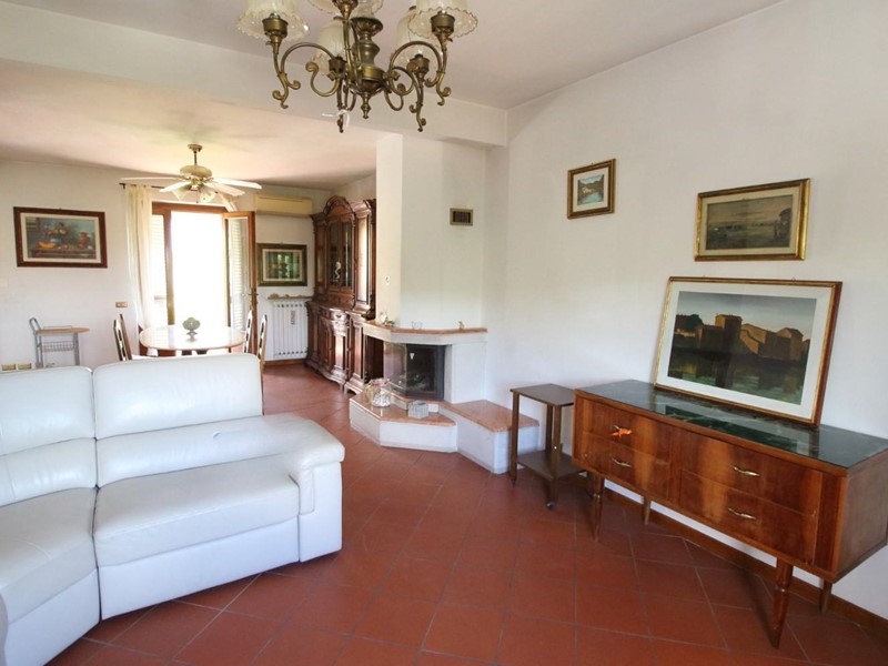 Appartamento in Vendita a Lucca, zona Santa Maria a Colle, 219'000€, 180 m², arredato