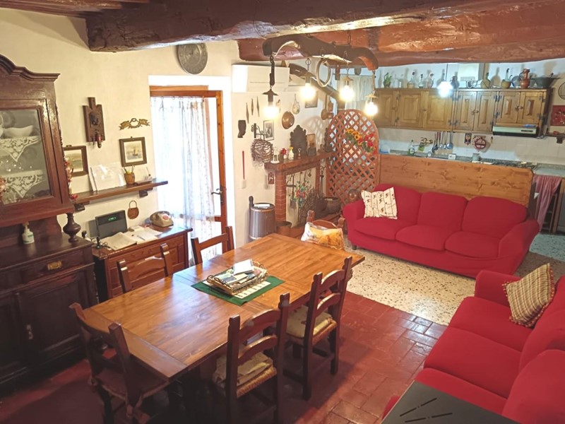 Casa Indipendente in Vendita a Capannori, zona Ruota, 190'000€, 126 m², arredato, con Box