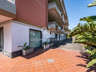 Immobile commerciale in Vendita a Acireale, 100'000€, 111 m²