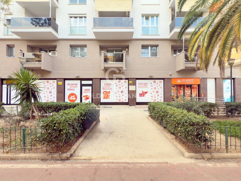 Immobile commerciale in Vendita a Barletta, 389'000€, 234 m²