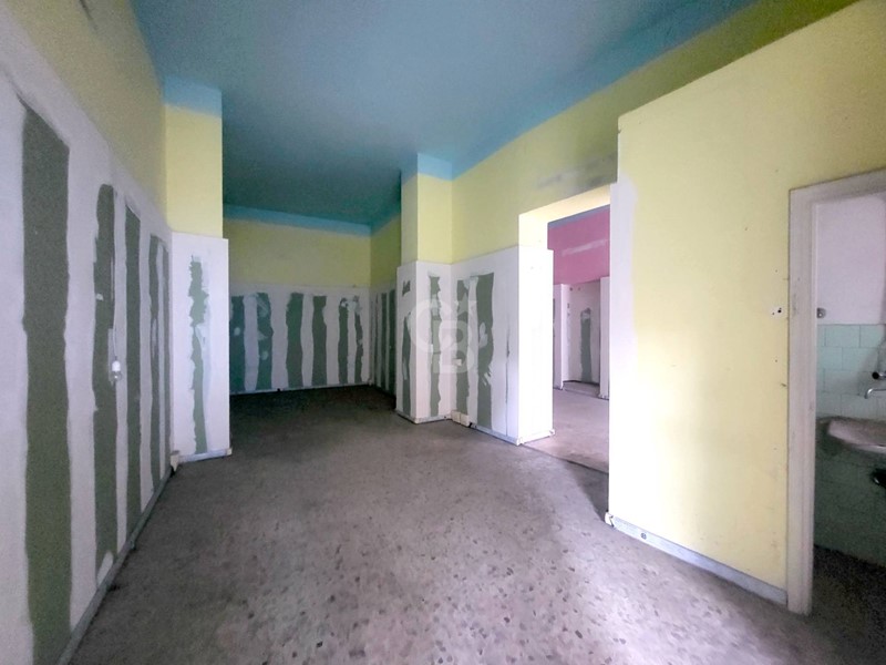 Immobile commerciale in Affitto a Viterbo, 600€, 80 m²