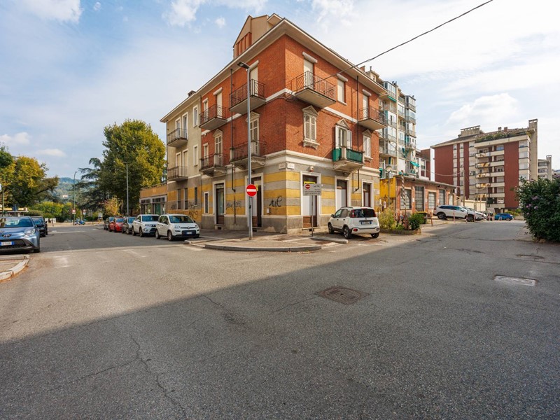 Ufficio in Affitto a Torino, 1'000€, 100 m²