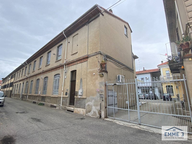 Laboratorio in Vendita a Valenza, 65'000€, 109 m²