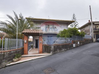 Appartamento in Vendita a San Pietro Clarenza, 149'000€, 156 m²