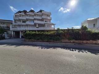 Attività commerciale in Affitto a San Gennaro Vesuviano, 1'500€, 280 m²