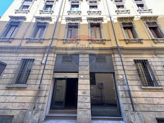 Negozio in Affitto a Reggio Emilia, 850&euro;, 71 m²