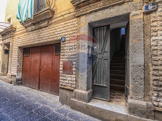 Casa Indipendente in Vendita a Caltagirone, 17'000€, 130 m²