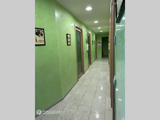 Ufficio in Vendita a Cantù, 300'000€, 180 m²