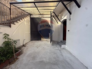 Bilocale in Vendita a Catania, 95'000&euro;, 60 m²