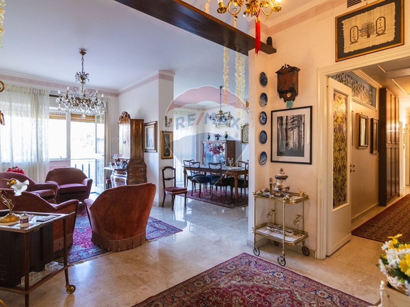 Appartamento in Vendita a Catania, 480'000&euro;, 167 m²