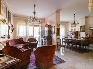 Appartamento in Vendita a Catania, 480'000&euro;, 167 m²