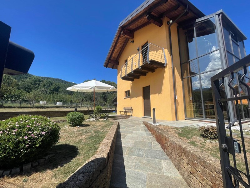 Villa in Vendita a Coazze, 295'000€, 250 m²
