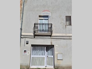 Casa Semi Indipendente in Vendita a Montaguto, 45'000&euro;, 149 m²