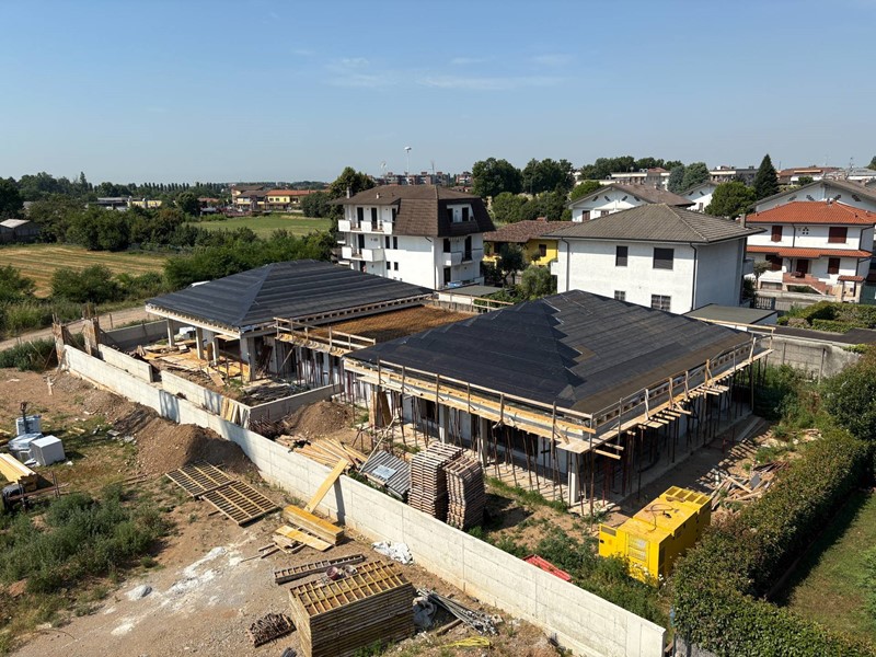 Villa in Vendita a Lainate, 725'000€, 239 m²