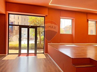 Negozio in Vendita a Milano, 898'000€, 296 m²