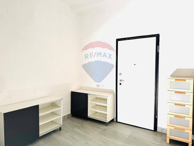 Laboratorio in Affitto a Milano, 1'500€, 78 m²