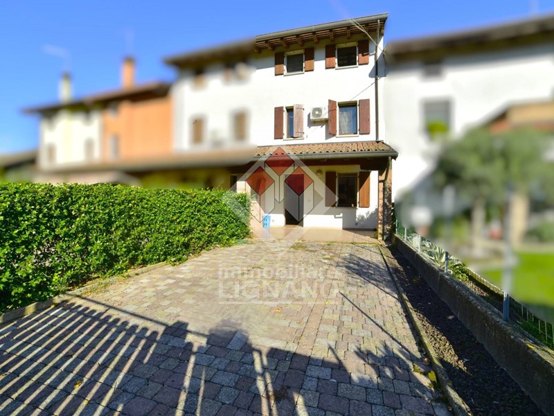 Rustico in Vendita a Muzzana del Turgnano, 185'000€, 170 m²
