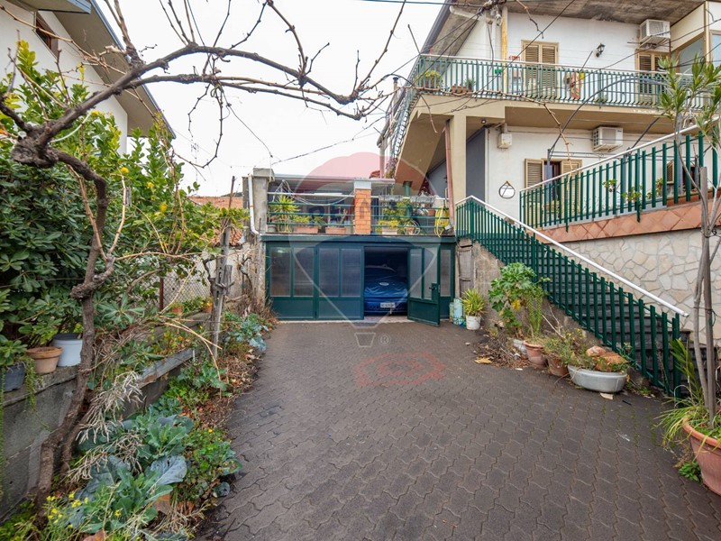 Appartamento in Vendita a Nicolosi, 119'000€, 151 m²